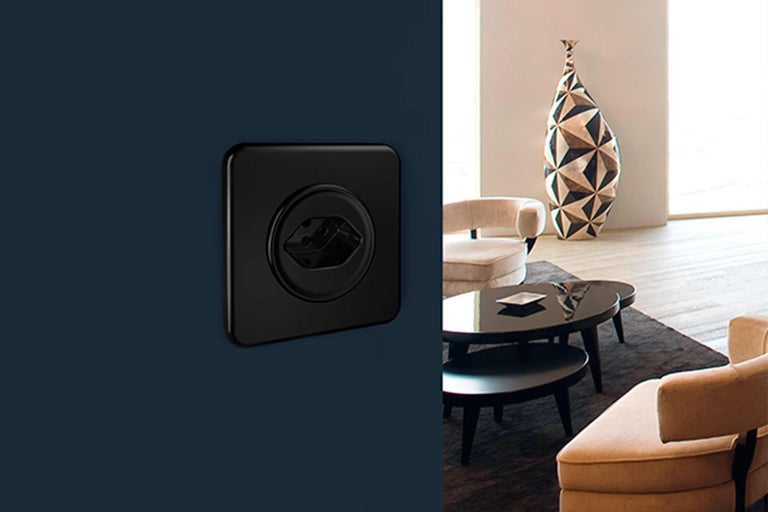 Schaltereinsatz in modernem Wohnzimmer