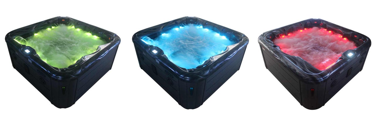 Drei Whirlpools mit Beleuchtung