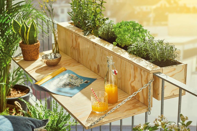 Balkonhängetisch selber bauen
