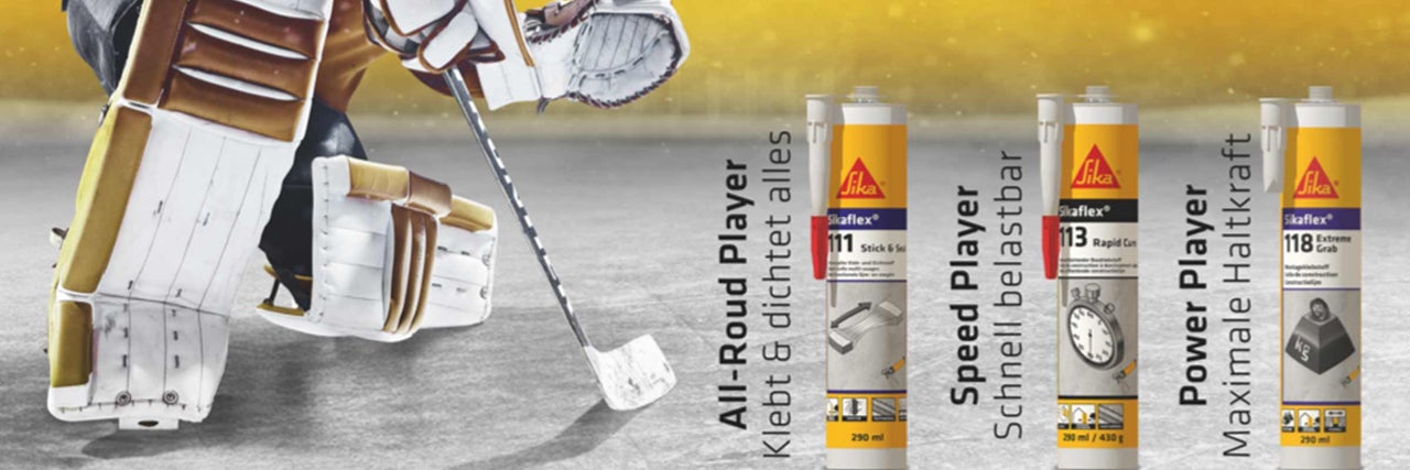 Sika Sikaflex Kleb- und Dichtstoffe 111, 113 und 118 in Kartuschen neben einem Eishockey-Torwart auf einer Eisfläche.