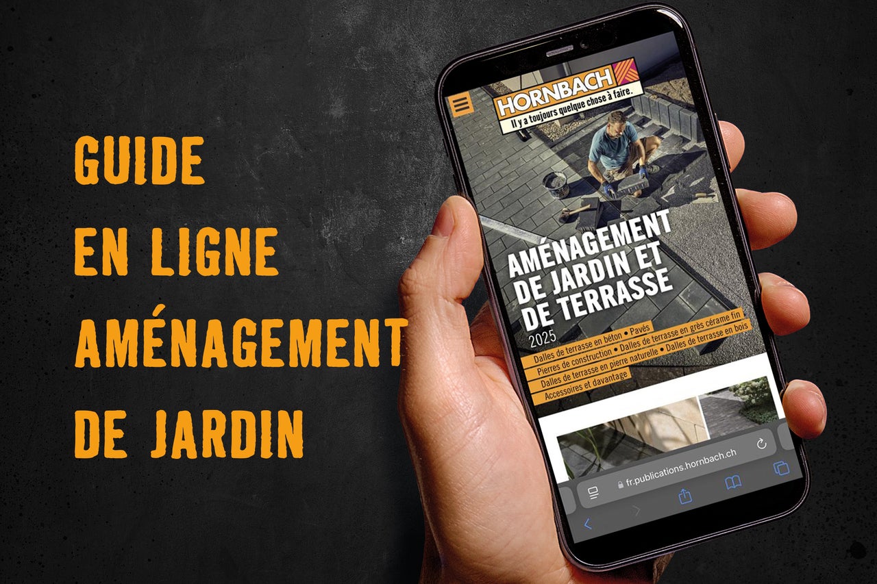 Un téléphone portable affiche le guide en ligne d'aménagement de jardin de Hornbach.