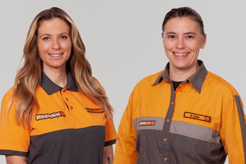Deux employées de Hornbach en vêtements de travail
