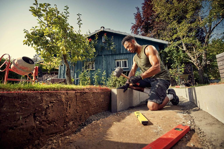 Beet und Rasen einfassen