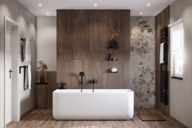 Modernes Badezimmer mit freistehender Badewanne, Holzverkleidung und floralem Wanddesign für eine entspannende Atmosphäre
