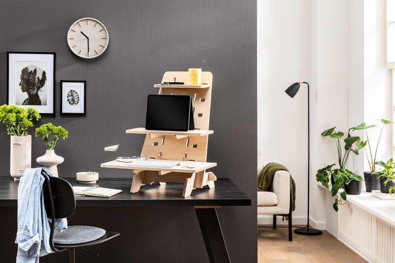 Bureau avec rehausseur de bureau réglable en hauteur en bois, tablette et matériel de bureau