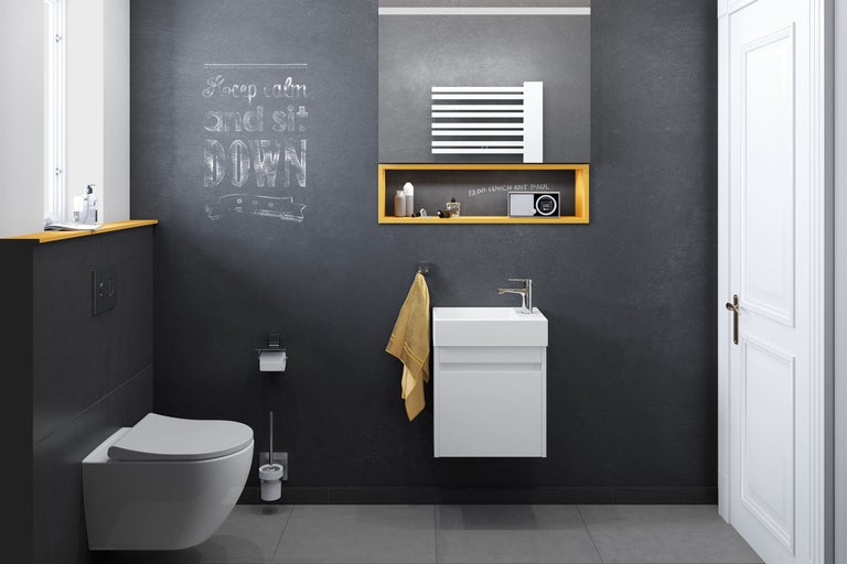 Salle de bain moderne avec toilettes, lavabo et miroir