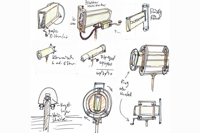 Croquis de différents kaléidoscopes avec des notes sur l'huile, l'eau et les miroirs