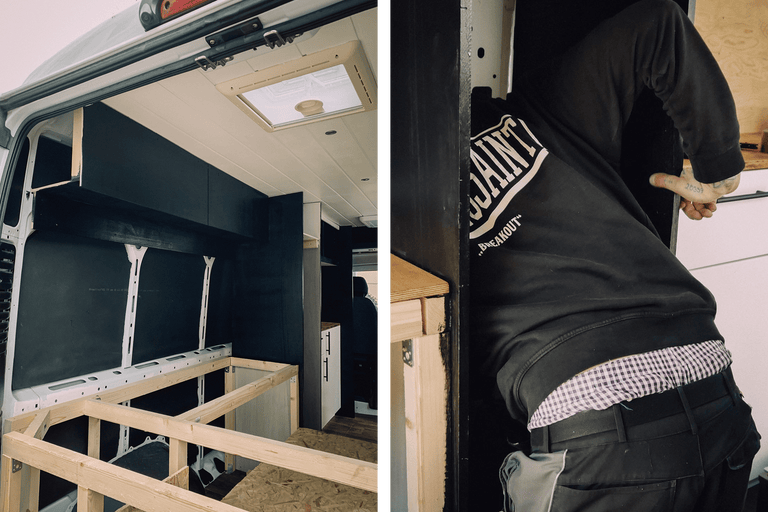 Aménagement intérieur d'un fourgon avec construction en bois, revêtement mural et lanterneau de toit