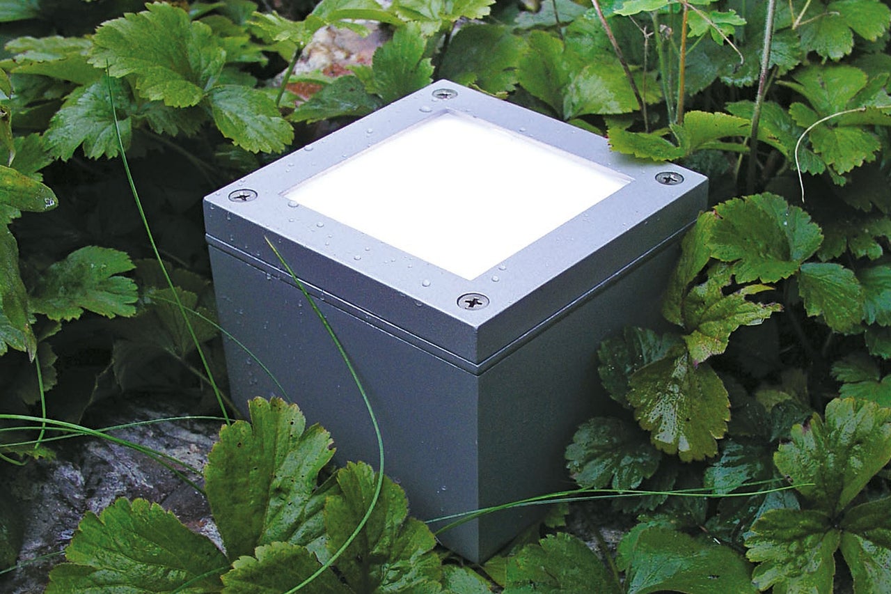 Luminaire de jardin carré en métal pour l'extérieur