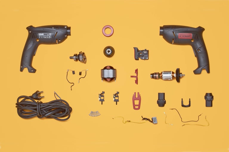 Explosionszeichnung einer Bohrmaschine mit Einzelteilen