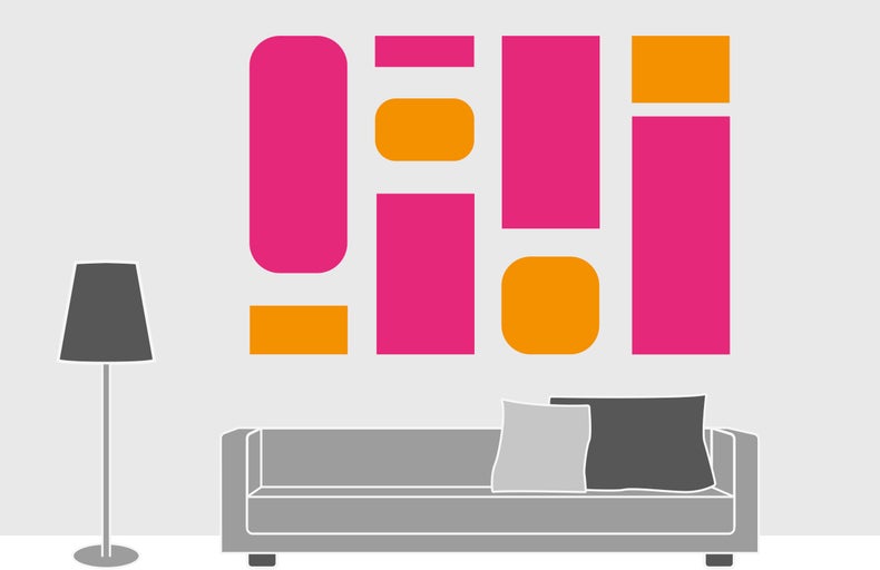 Illustration eines Wohnzimmers mit Sofa, Stehlampe und abstrakter Wandkunst