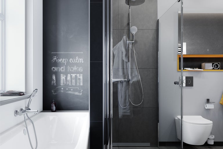 Modernes Badezimmer mit Badewanne, Dusche und Toilette