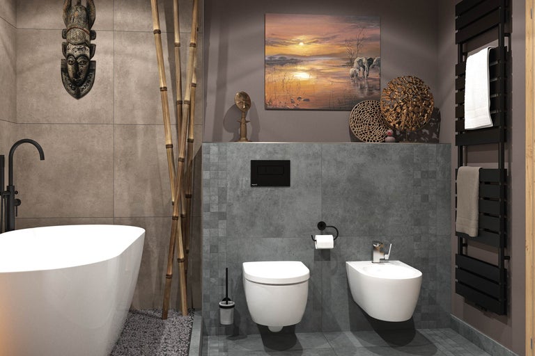 Modernes Badezimmer mit afrikanischem Dekor, freistehender Badewanne, Wand-WC, Bidet und schwarzem Handtuchheizkörper.