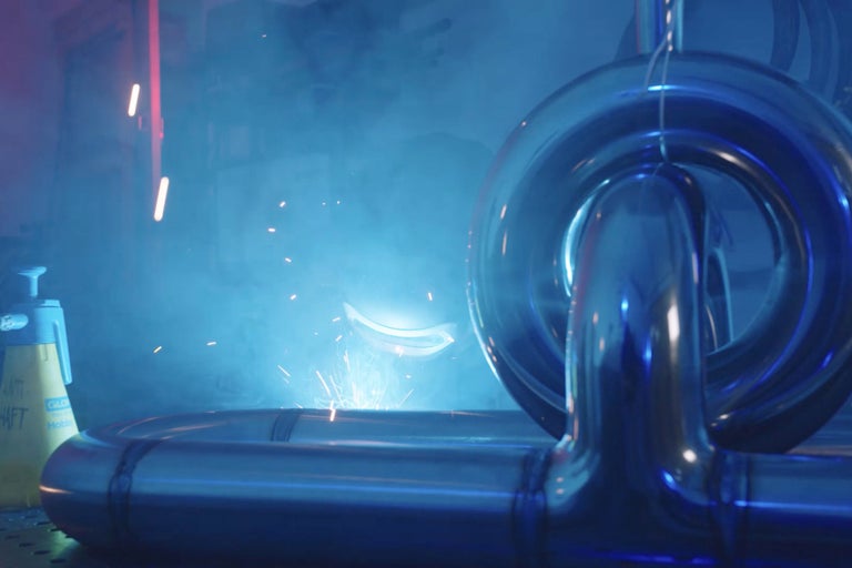 Soudure de tuyaux avec projections d'étincelles