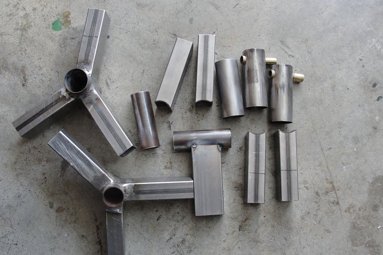 Pièces métalliques pour constructions sur un établi