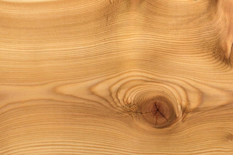 Planche de bois avec nœud