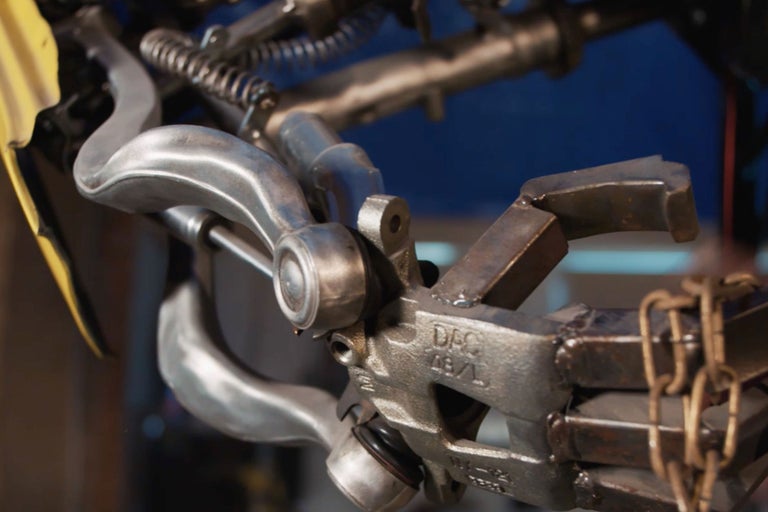 Gros plan sur des composants métalliques pour la construction mécanique