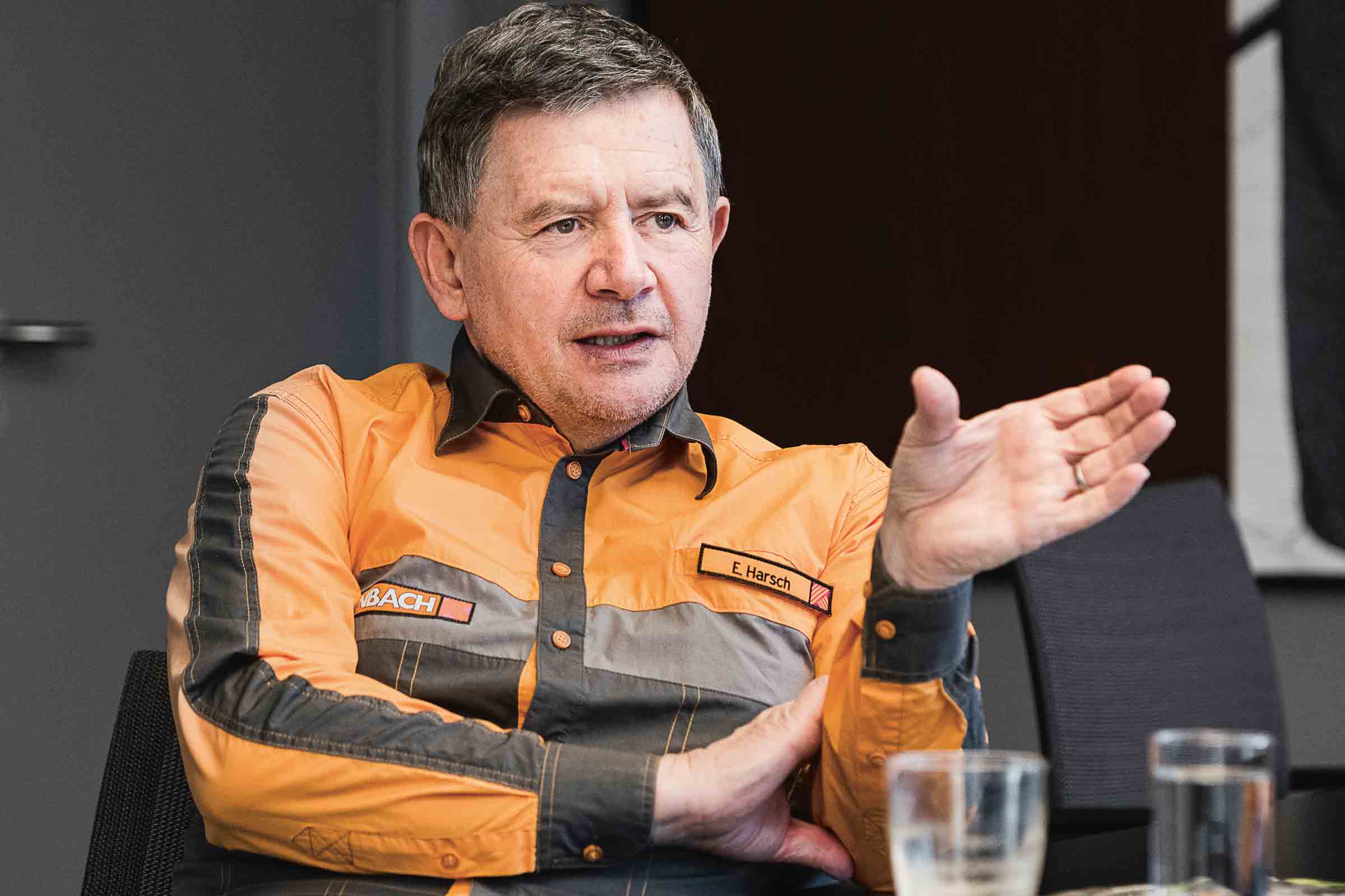 Portrait d'un homme portant une chemise Hornbach