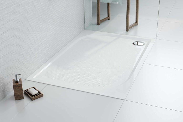 Receveur de douche rectangulaire en acrylique sanitaire avec garniture de vidage dans une salle de bains