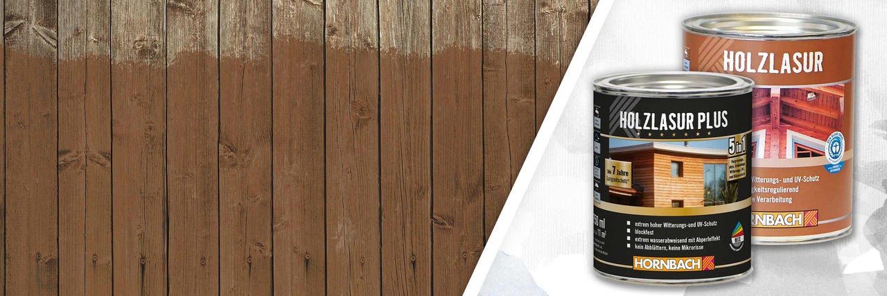 Clôture en bois partiellement traitée avec de la lasure pour bois et deux boîtes de lasure pour bois Plus