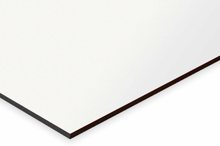 Panneau décoratif avec revêtement en résine mélamine