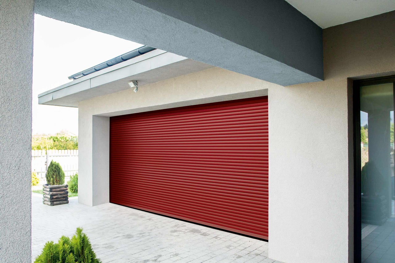 Porte de garage enroulable métallique fermée
