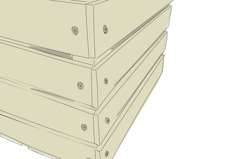 Stapel aus Holzplatten mit Schrauben