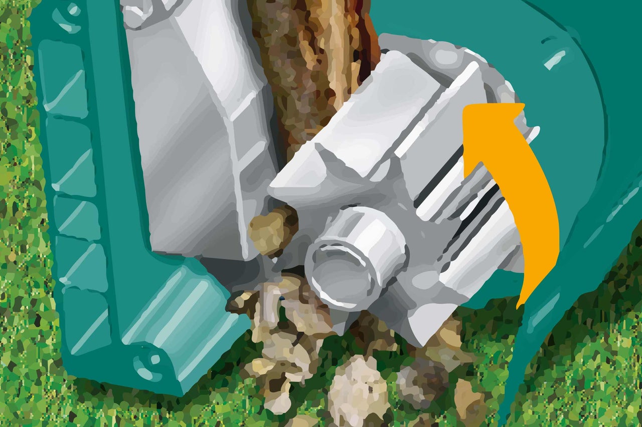 Nahaufnahme eines Gartenhäckslers in Aktion
