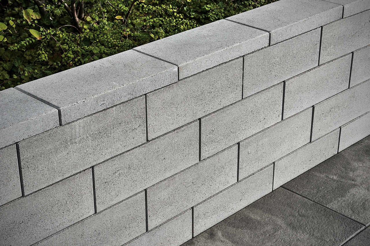 Gartenmauer aus Betonsteinen
