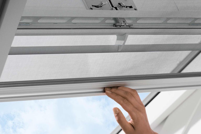 Hand bedient Insektenschutzgitter für Fenster