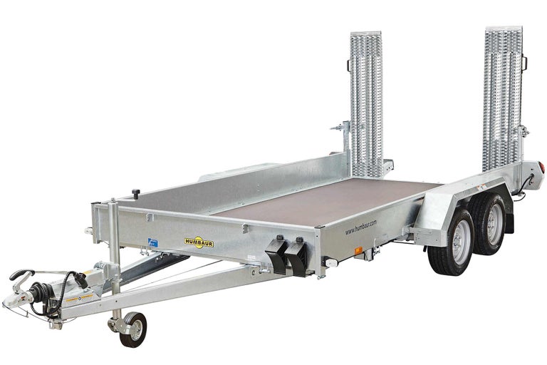 Remorque Humbaur avec deux essieux et rampes d'accès