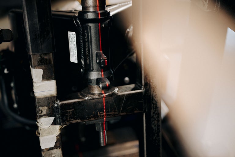 Vue détaillée d'un cadre métallique avec l'identification Yamaha Motor Co. Ltd.