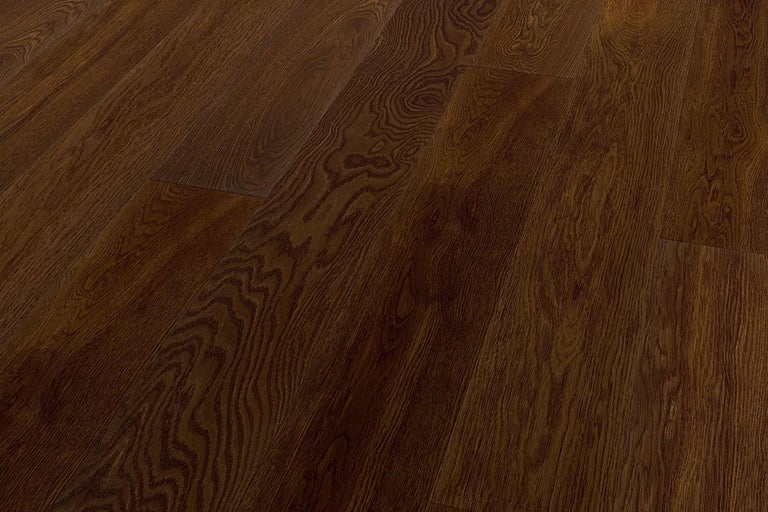 Nahaufnahme von Laminatboden mit Holzoptik.