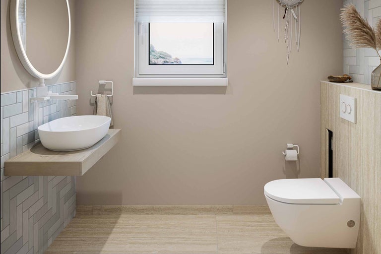 Salle de bain avec lavabo, miroir, toilettes et fenêtre