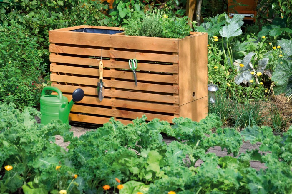 Joli tas de compost – la plate bande surélevée Joli tas de compost – la plate bande surélevée