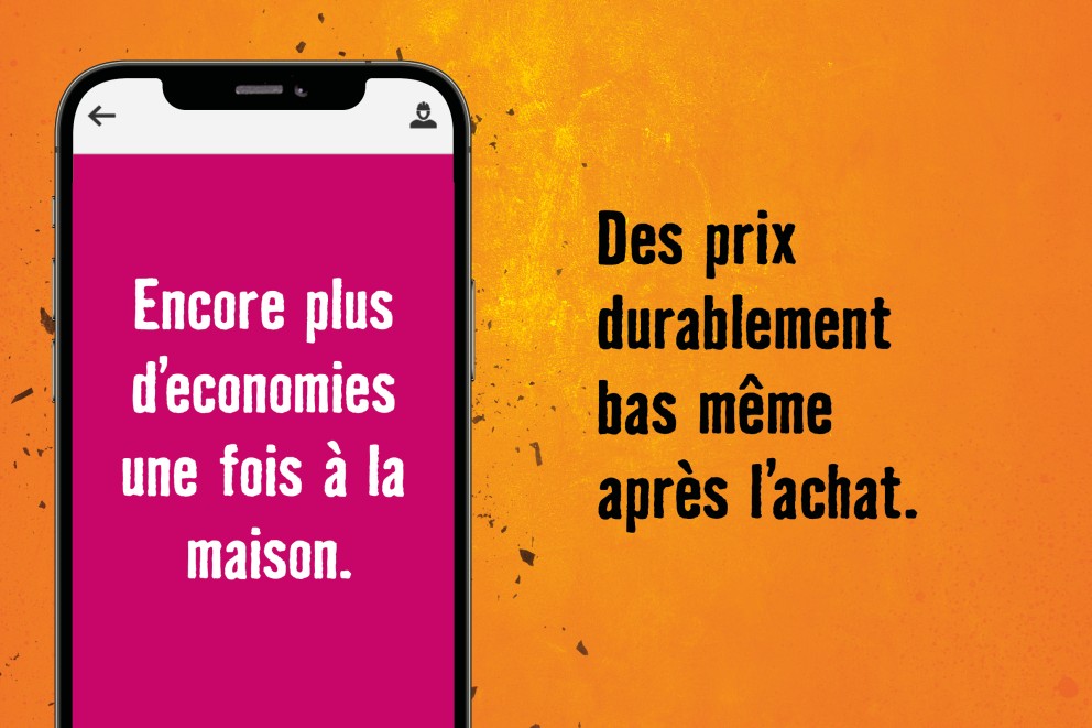Écran de smartphone avec le texte : Encore plus d’économies une fois à la maison.