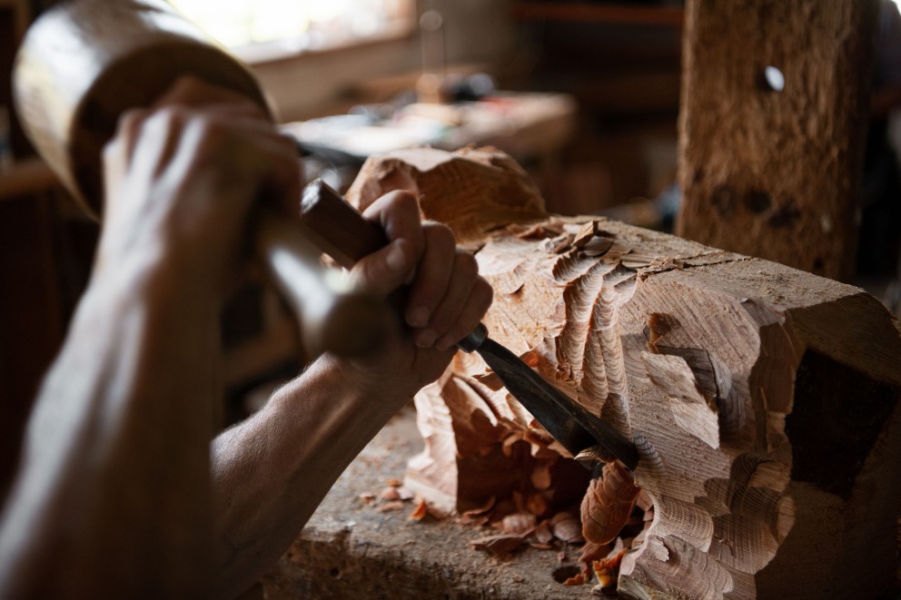 La passion de Sebastian Buchwieser: travailler le bois. La passion de Sebastian Buchwieser: travailler le bois.