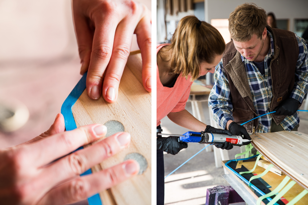 Avec l'aide de Jannek Grocholl, qui anime l'atelier, notre auteure Esther Acason colle les rails ABS sur les bords de la planche de bois qui deviendra une planche de kitesurf. Avec l'aide de Jannek Grocholl, qui anime l'atelier, notre auteure Esther Acason colle les rails ABS sur les bords de la planche de bois qui deviendra une planche de kitesurf.