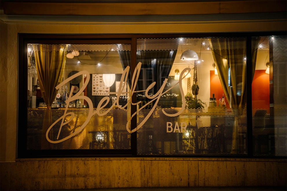 Betty's Bar Betty's Bar