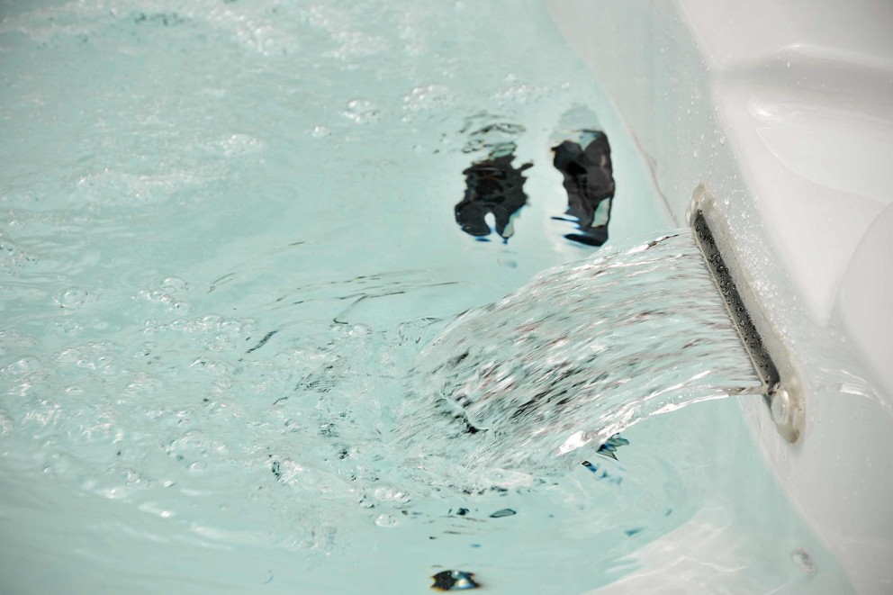 Bain bouillonnant avec jets d'eau en marche