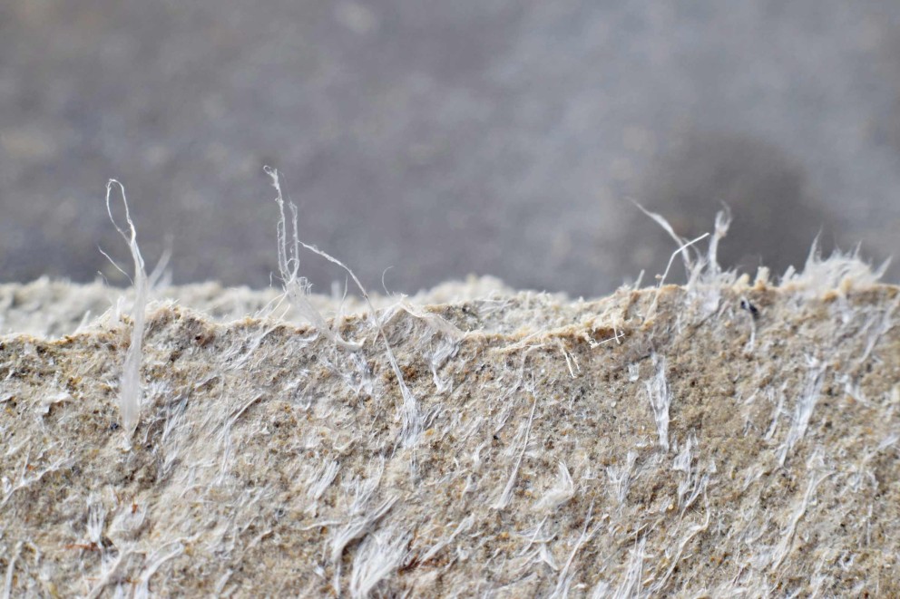 Gros plan sur les fibres d'amiante Gros plan sur les fibres d'amiante