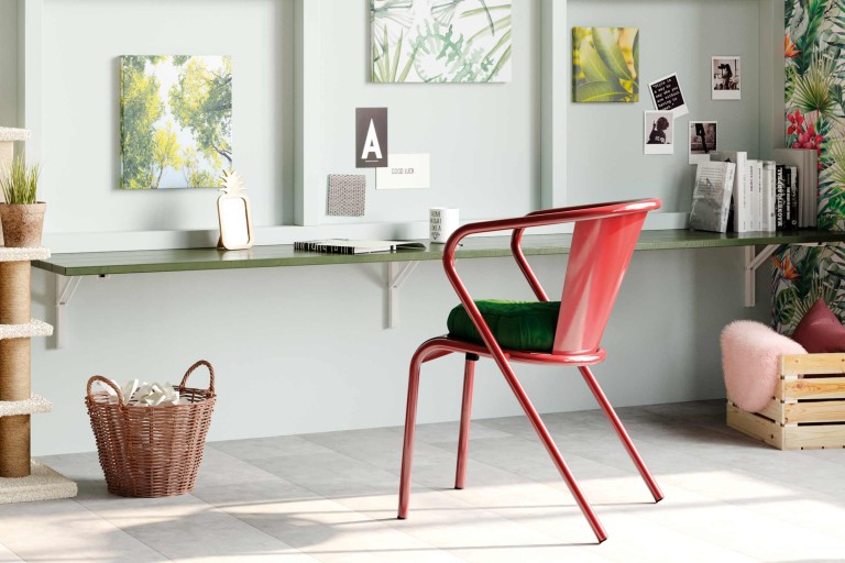 Fixer un bureau rabattable au mur