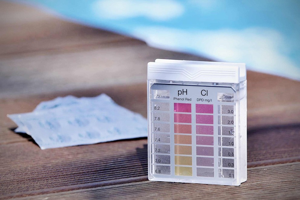 Testeur de piscine pour mesurer le pH et la teneur en chlore