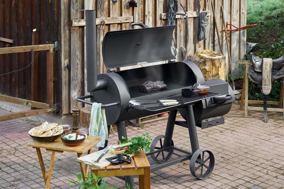 Grillen und Räuchern mit dem Smoker Grillen und Räuchern mit dem Smoker