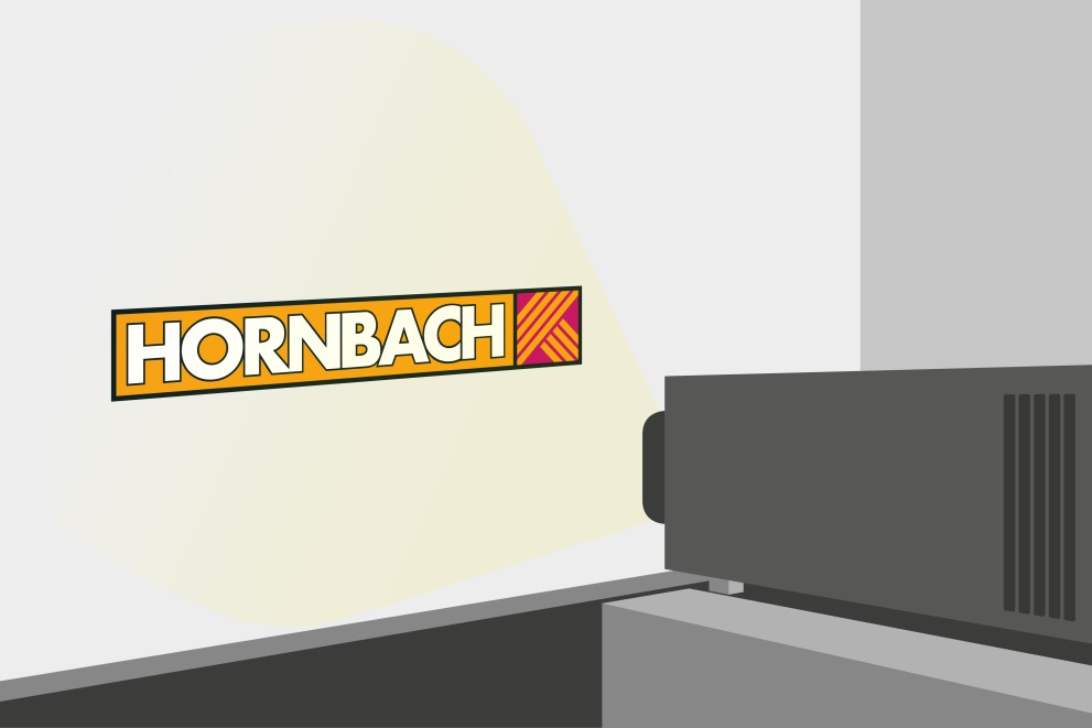 Wie projiziere ich mein Motiv an die Wand?