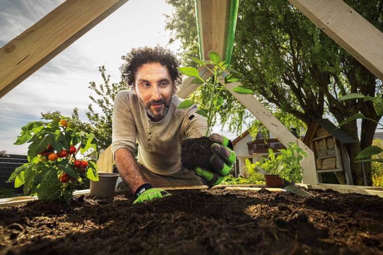 Planter une jardinière surélevée