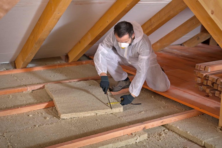 Isoler le plafond de l’étage supérieur