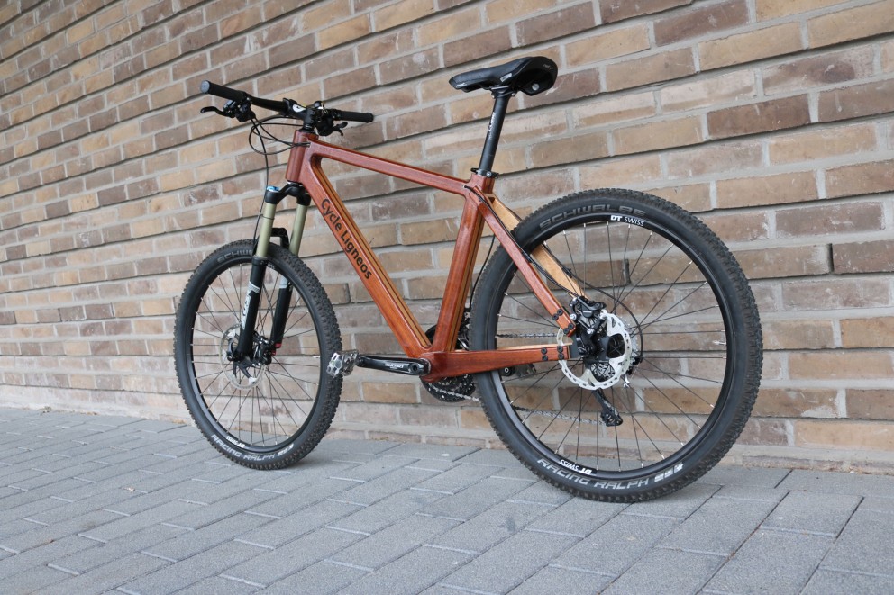 Ein Rad mit Holzrahmen, selbst gebaut von Ingenieur Carsten Levermann aus Osnabrück Ein Rad mit Holzrahmen, selbst gebaut von Ingenieur Carsten Levermann aus Osnabrück