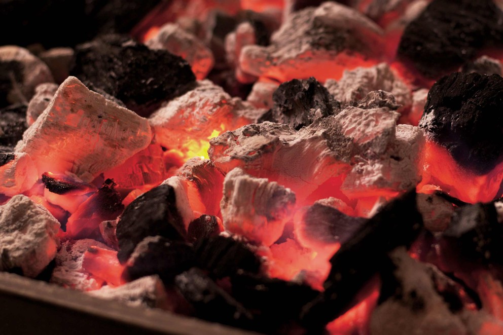 La braise parfaite pour un barbecue d'hiver La braise parfaite pour un barbecue d'hiver