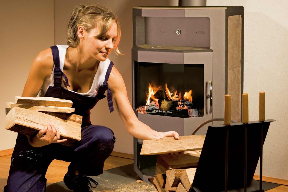 Heizen mit Holz und Briketts Heizen mit Holz und Briketts